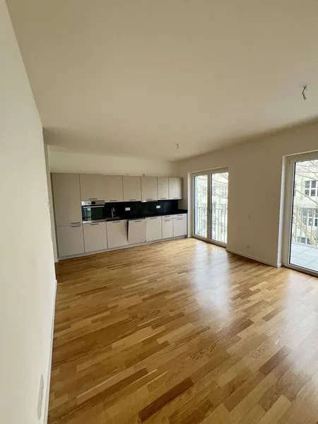 3 Zimmer mit Wohnküche und ein großer Balkon — photo 1